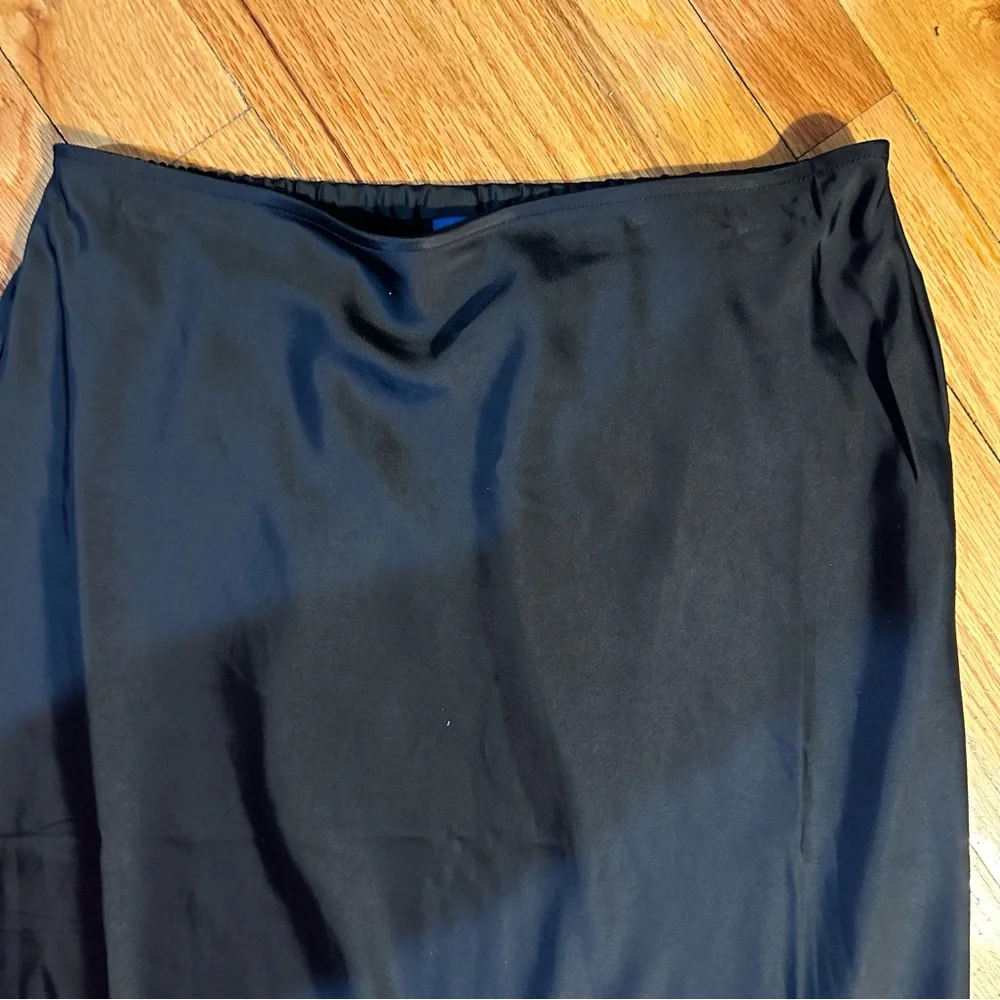 satin midi skirt - Picture 3 of 4